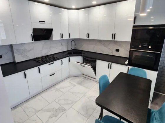 Продаж 3к квартири 85 кв. м на просп. Злуки Тернополь