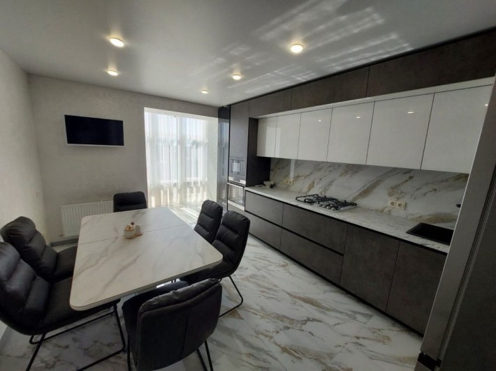 Продаж 2 кім вул. С.Монюшка 70 м2 8/9 пов. - фото 1