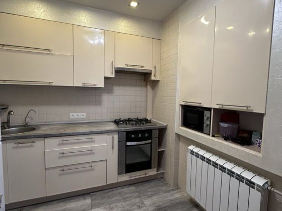 Продаю 2кім.квартиру в центрі міста, поряд з парком Т.Шевченка Ровно