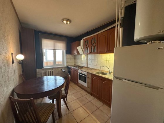 Продам 3-кімнатну квартиру 66 м2.  Район 12 школи . Ровно