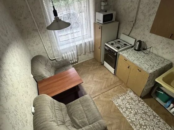 )( Продаж 1-К квартири в розвиненому районі Ровно