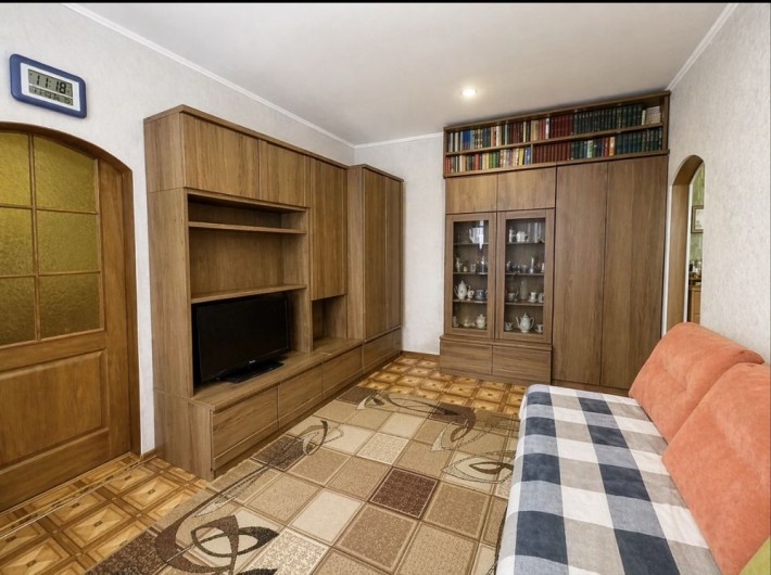 Продам 2 кімнатну квартиру - фото 1