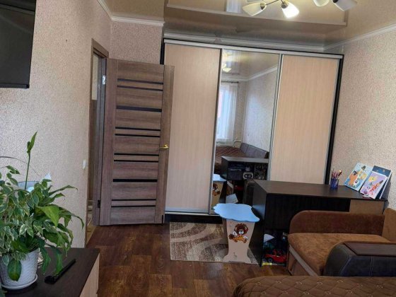 Продам 1 кімнатну квартиру з капітальним ремонтом, мікрорайон Виставка, вул. Зарічанська 14/2 Хмельницкий