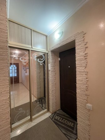 Продам 2-кімнатну квартиру з ремонтом в новобудові. Центр міста - фото 1