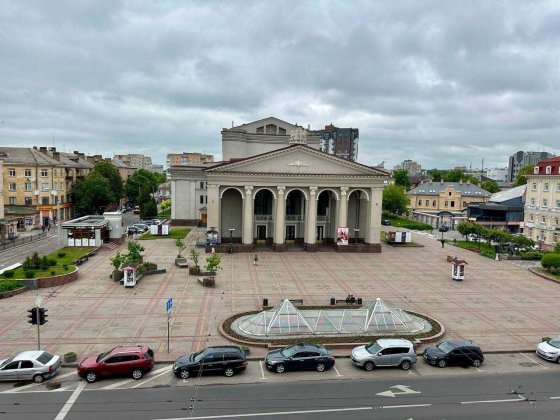 Однокімнатна квартира перепланування двокімнатна в самісінькому центрі ремонт меюлі техніка вид на т Ровно