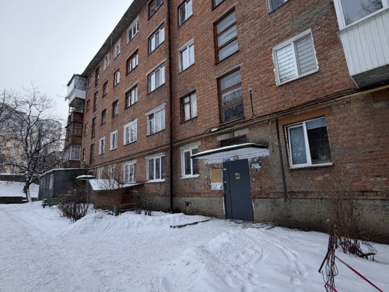 Продається трикімнатна квартира під ремонт Хмельницкий