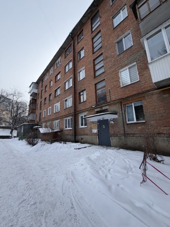 Продається трикімнатна квартира під ремонт - фото 1