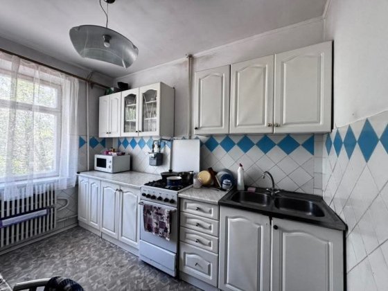 Продаж 3-кімнатної квартири 65 м2 на Злуки в панельному будинку Тернополь
