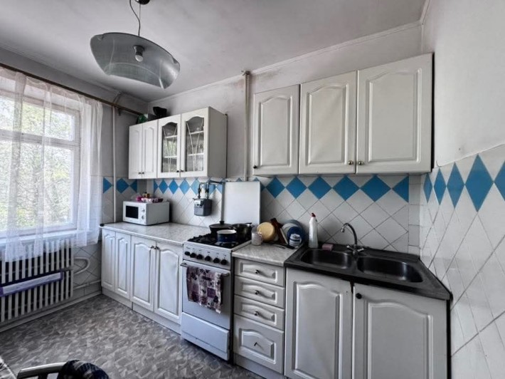 Продаж 3-кімнатної квартири 65 м2 на Злуки в панельному будинку - фото 1