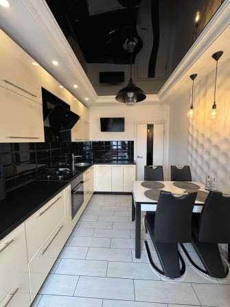 Продаж 2-к квартири з балконом та окремими кімнатами - фото 1