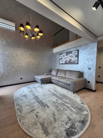 √ Продаж дворівневої квартири - фото 1