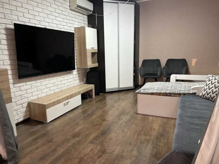 У продажу двокімнатна в новобудові - фото 1