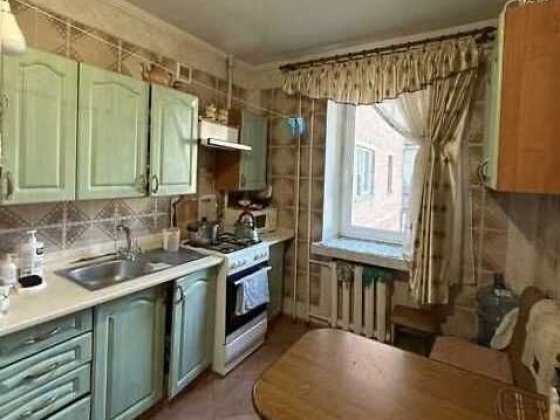 Продаж  3-кімнатної квартири. 70м2. Цегляний будинок.  Окремі кімнати Полтава