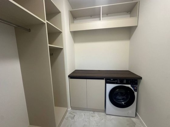 Продам  1-кімнатну  квартиру 44 м2 з ремонтом. вигляд на каштани.  м. Рівне ЖК «Статус» Ровно