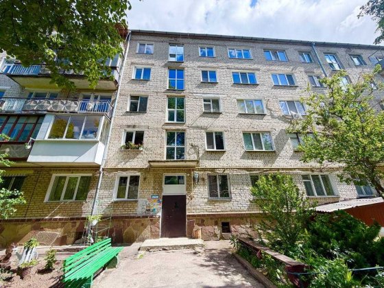 Продам 3 км квартиру на Чайці 3й поверх Ровно