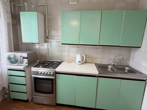 Продам 2 кім, центр Казимира Любомирського 9 Рівне
