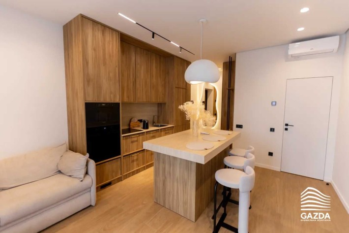 1-кімнатна квартира 44,1 м² з ремонтом ｜ ЖК SHERWOOD ｜ Клубний формат житла ｜ Ужгород ｜ пров. Квітне - фото 1
