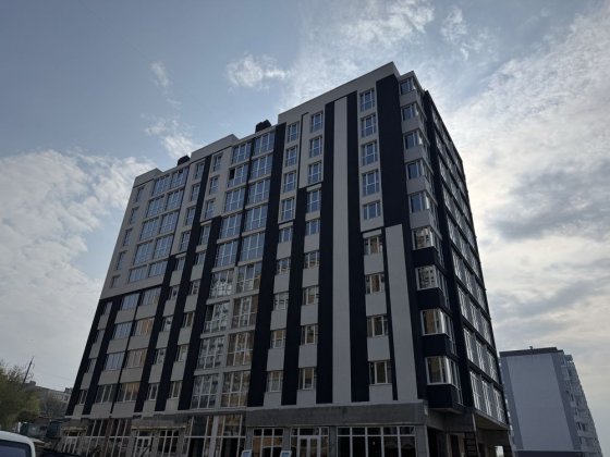 Продам 2 кімнатну новобудову в  гарному районі Чернівці
