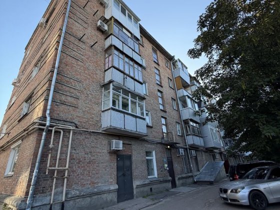 Терміновий продаж двокімнатної квартири, під ремонт, район ЖД вокзалу. Лише готівка Черкассы