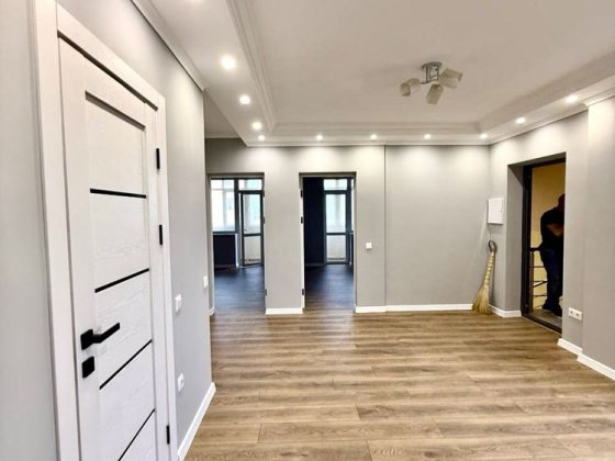 Простора квартира з євроремонтом та великою терасою 20 м² Чернівці