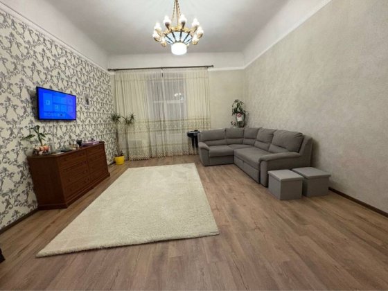 Продаж квартири в центрі міста вул.Головна Чернівці