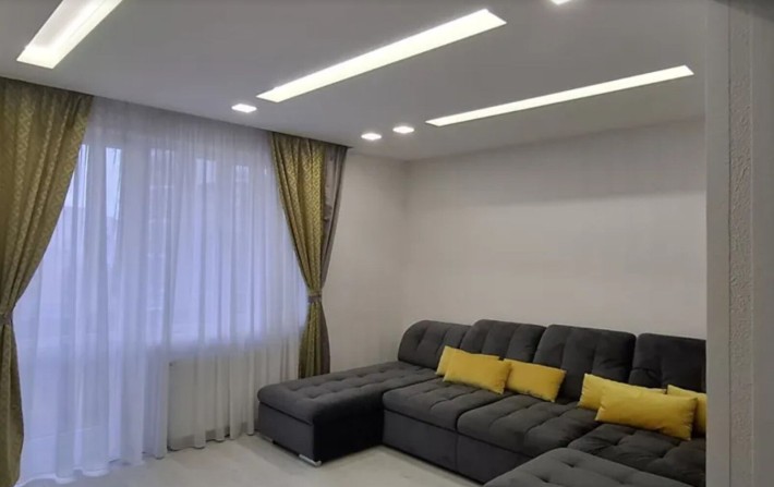 Продаж 2к квартири 72 кв. м на вул. Гнатюка Академіка - фото 1
