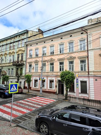 Продам 2-кімнатну квартиру в ЦЕНТРІ міста вул.Б.ХМЕЛЬНИЦЬКОГО - фото 1