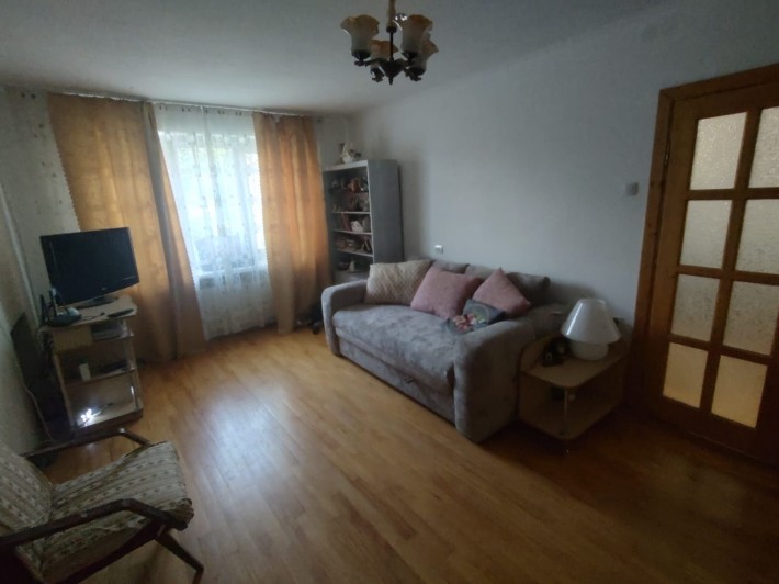 Продам 2 -кімнатну квартиру - фото 1
