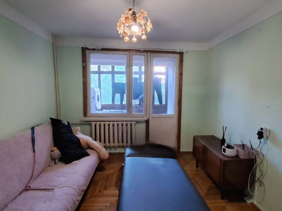 Продається 3-кімнатна квартира біля парку Жовтневого