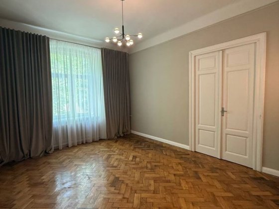 Продаж квартири з рамонтом в центрі по вул. Сіді-Таль Чернівці