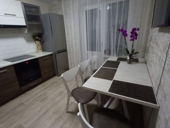 1 кім кв на Зазі в закритому комплексі. Підходить під державні програми. Чернігів