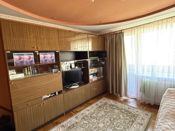 Продається 3-х кімнатна квартира