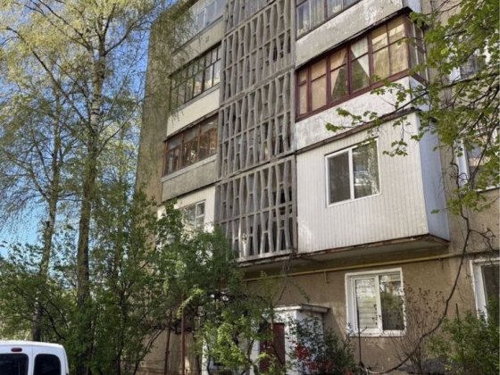 Продам 3-кімн чешку район Парку Шевченка . Залозецького 115 Чернівці