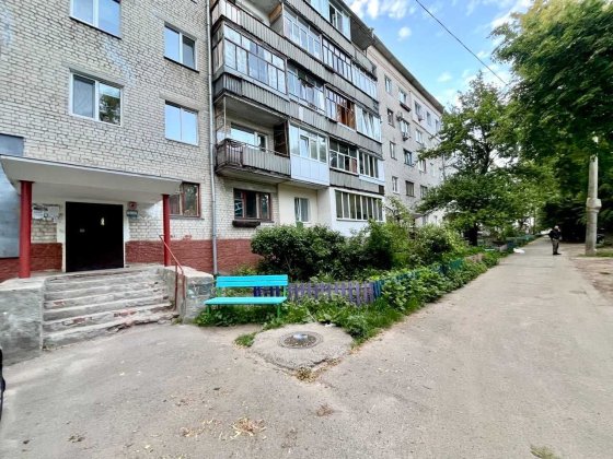 Продам затишну 3-кімнатну квартиру в р-ні Левка Лук`яненка Чернигов