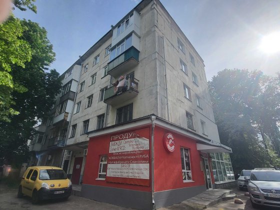 !!! Продам 2во кімнатну квартиру по вул.Рятувальників (Кошового), буд.31 Чернигов