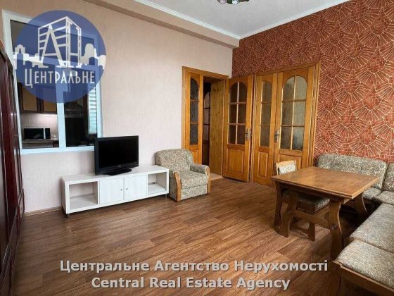 Продаж 3-кімнатної квартири в районі університету ім. Ю. Федьковича Чернівці