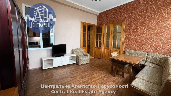 Продаж 3-кімнатної квартири в районі університету ім. Ю. Федьковича - фото 1