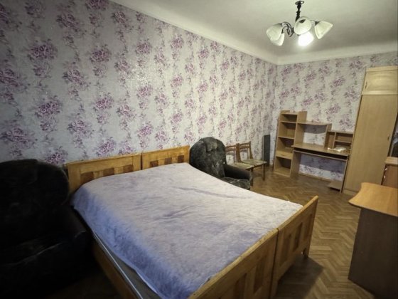 Продам 1-кімн київку вул Комарова ( р-н заправки WOG ) Чернівці