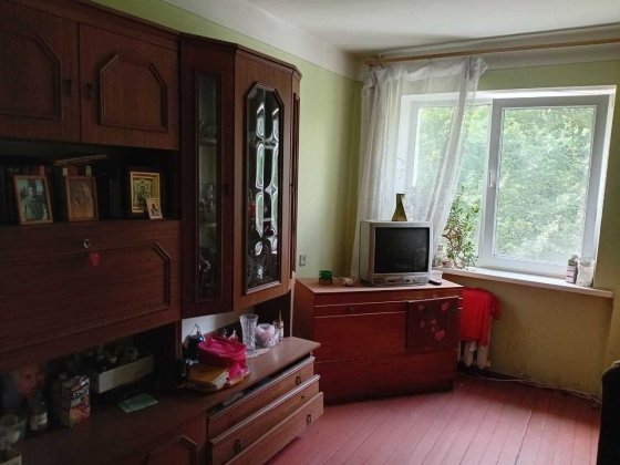 Продам 3-кімнатну київку з холом на Незалежності Чернівці