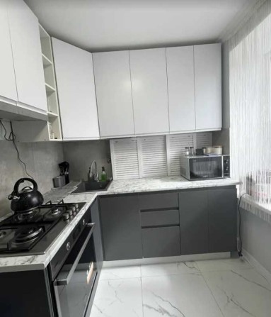 продаж 1 кім квартира з ремонтом і меблями - фото 1
