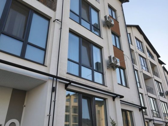 Продається 1-кімнатна квартира в новобудові.Здана в експлуатацію в 2022 році. Загальна площа :43,8 м Чернівці