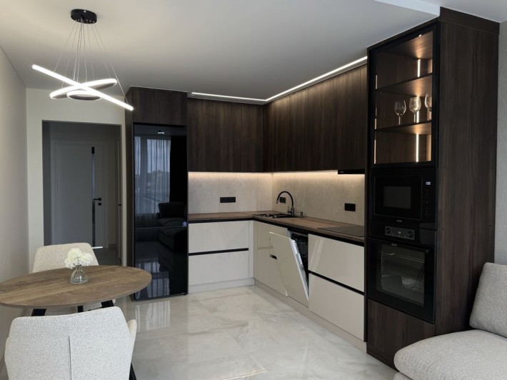 1к Квартира Продаж! Новий ЖК 52кв з дизайнерським ремонтом та технікою гардеробна однокімнатна - фото 1