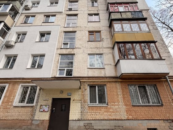 Ціну знижено!Ваучер,сертифікат.3-кімнатна квартира на 3 поверсі   в цегляному будинку! Чернигов