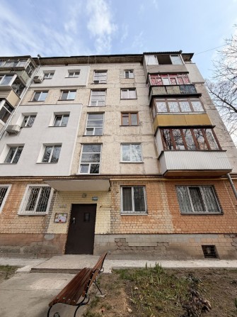 Ціну знижено!Ваучер,сертифікат.3-кімнатна квартира на 3 поверсі   в цегляному будинку! - фото 1