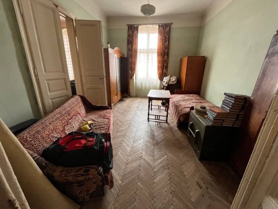 Продається 3кімн. в  центрі міста соборна площа