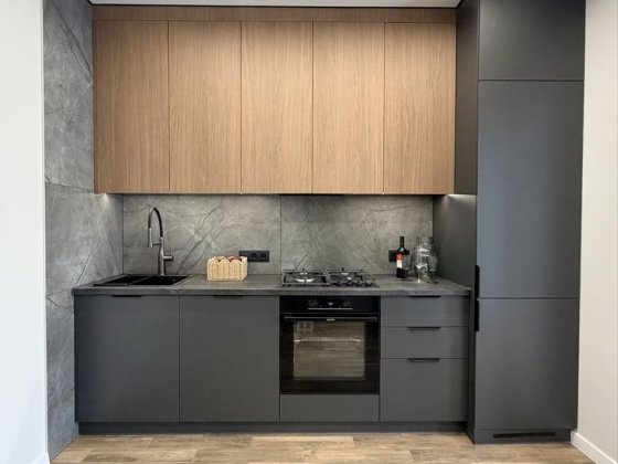 Продаж 2 кімнатної квартири з ремонтом 10 хв до центру