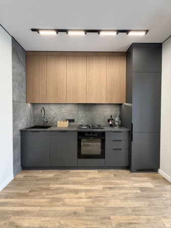 Продаж 2 кімнатної квартири з ремонтом 10 хв до центру - фото 1