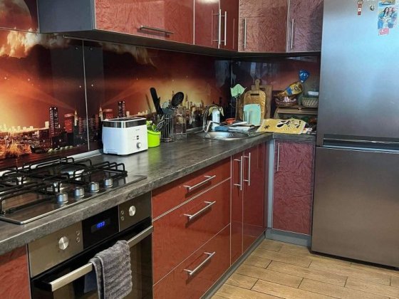 Терміново продам двокімнатну квартиру по вул. Попова 31В Чернигов