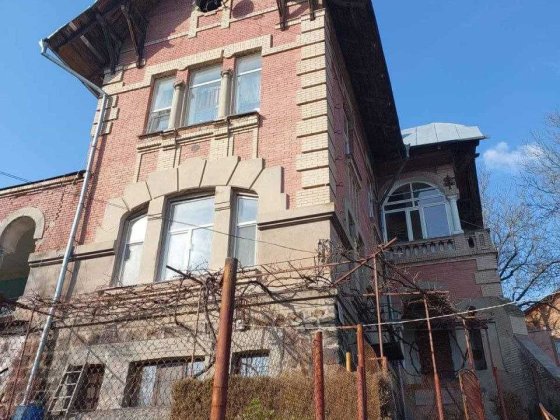 продаж 1 кімн  квартири в центрі біля 7 школи з автономним опаленням