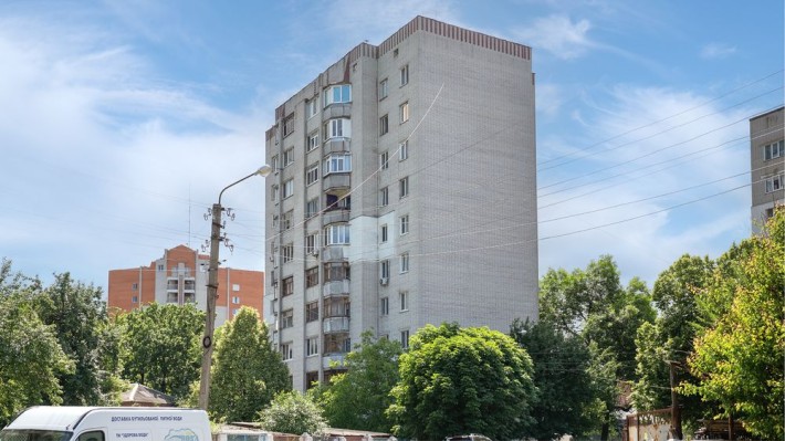 3 кімнатна 78,6 кв. м Центр міста вул. Мазепи район Круг, цегляний будинок, готова до ремонту 3 пове - фото 1